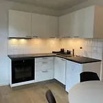 Brand New Apt By The Lakes