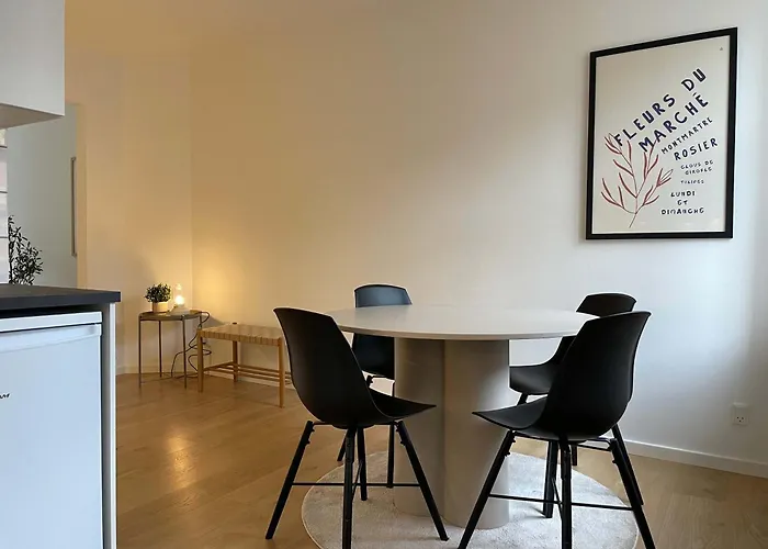 Brand New Apt By The Lakes