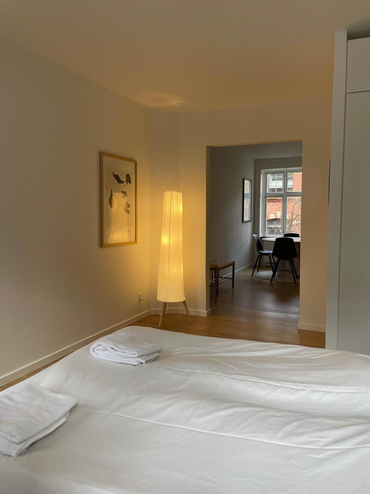 Brand New By The Lakes Apartment